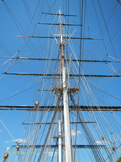 Masts of the clipper ship Cutty Sark