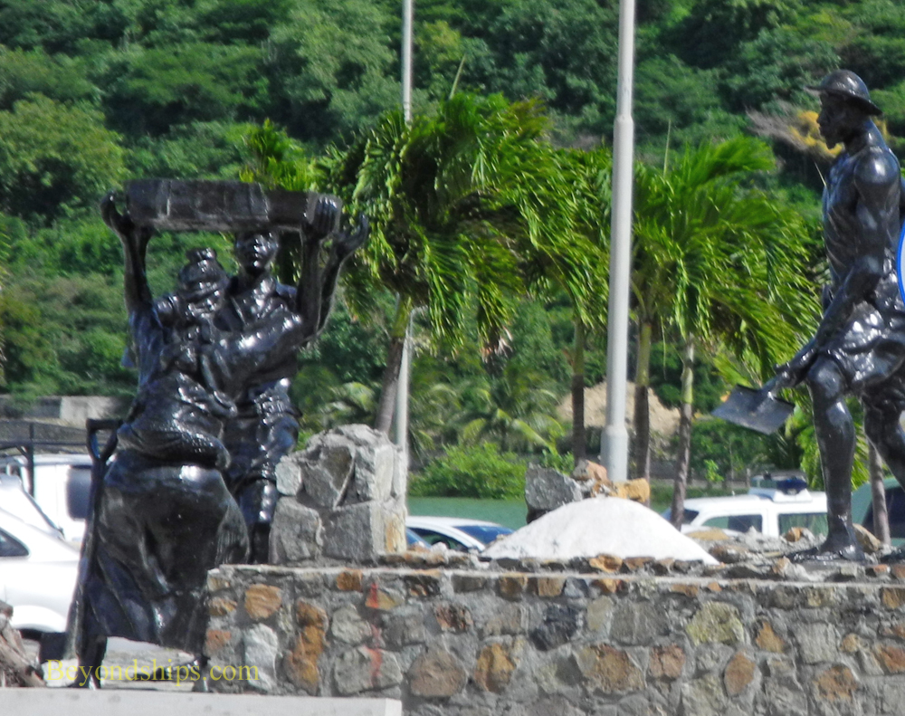 Picture St Maarten statues